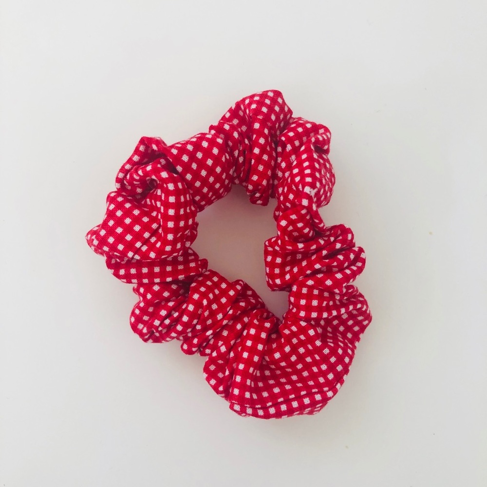 Red and white scrunchy
